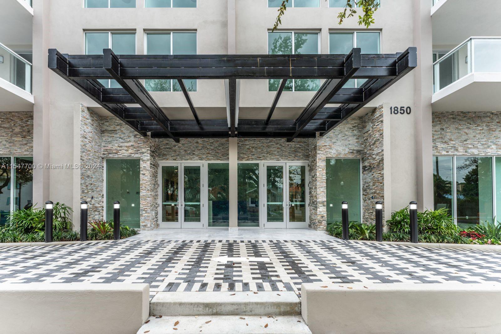 1850 Monroe St 205, Hollywood, Florida 33020, 1 Bedroom Bedrooms, ,1 BathroomBathrooms,Residential,For Sale,1850 Monroe St 205,A11547700