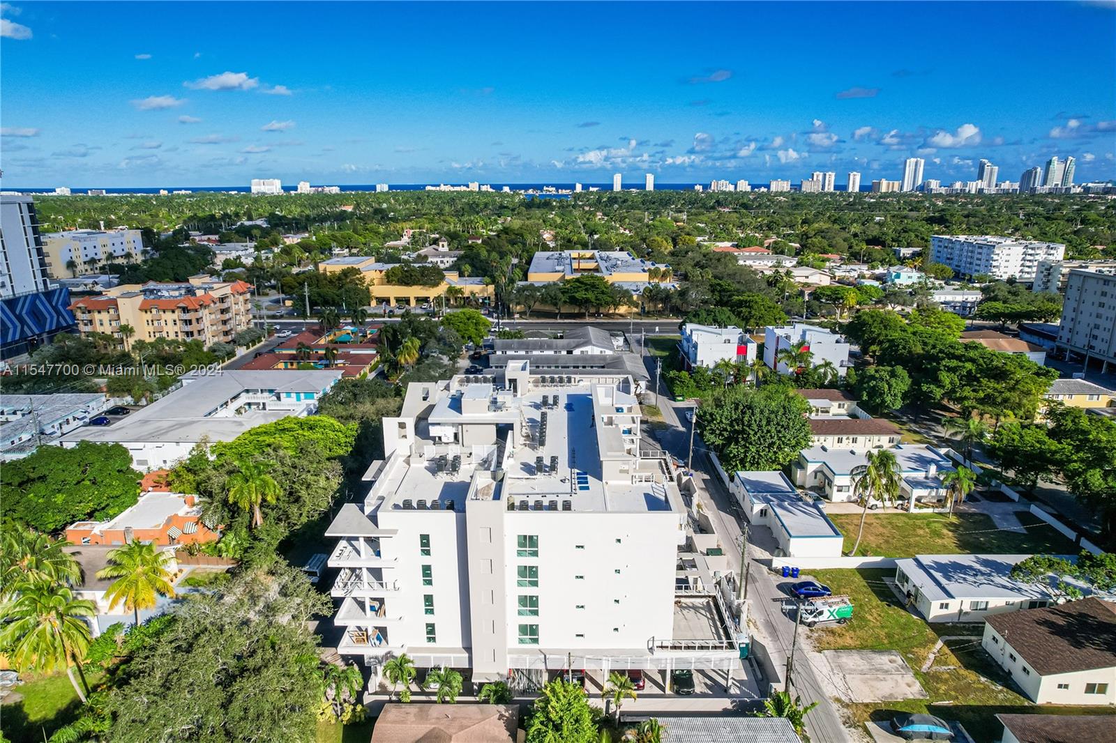 1850 Monroe St 205, Hollywood, Florida 33020, 1 Bedroom Bedrooms, ,1 BathroomBathrooms,Residential,For Sale,1850 Monroe St 205,A11547700
