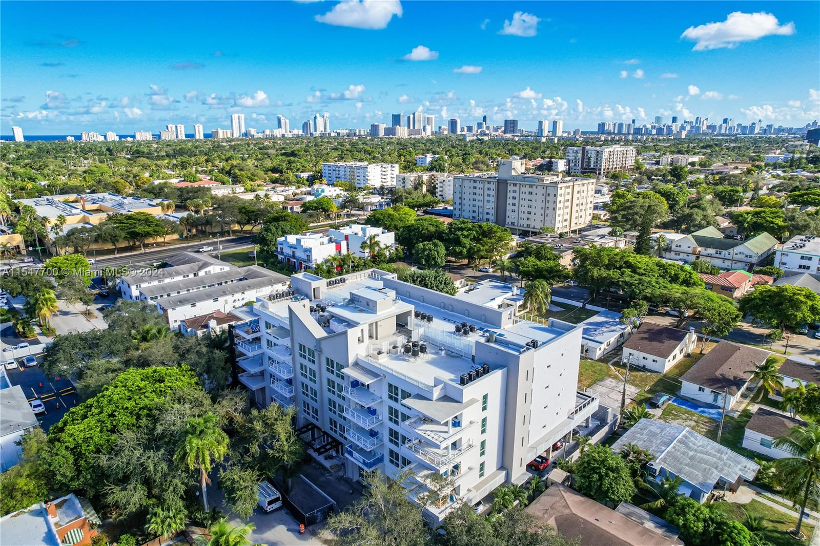 1850 Monroe St 205, Hollywood, Florida 33020, 1 Bedroom Bedrooms, ,1 BathroomBathrooms,Residential,For Sale,1850 Monroe St 205,A11547700