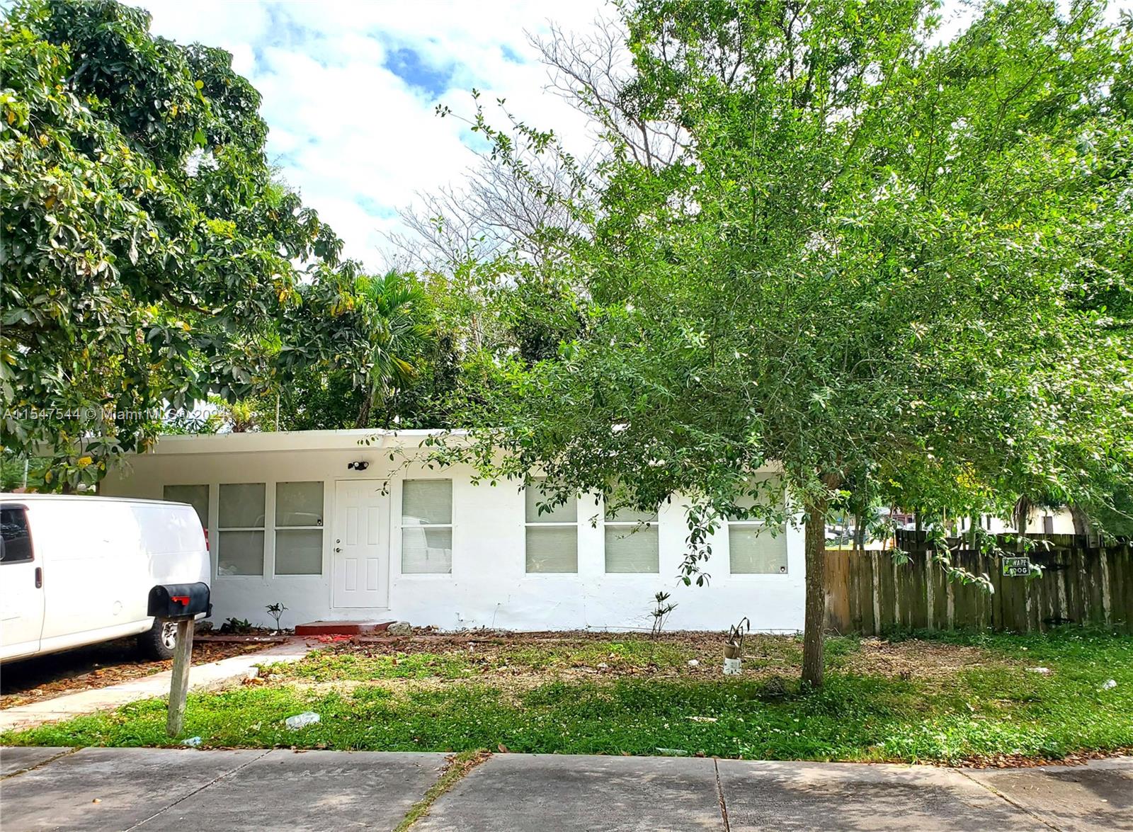 5978 SW 62nd St  For Sale A11547544, FL