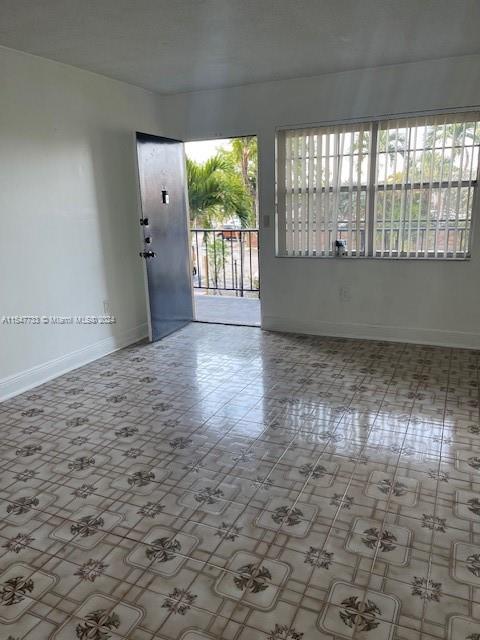 6575 4th Ave, Hialeah, FL, 33012 United States, 1 Bedroom Bedrooms, ,1 BathroomBathrooms,Residential,For Sale,4th Ave,A11547733