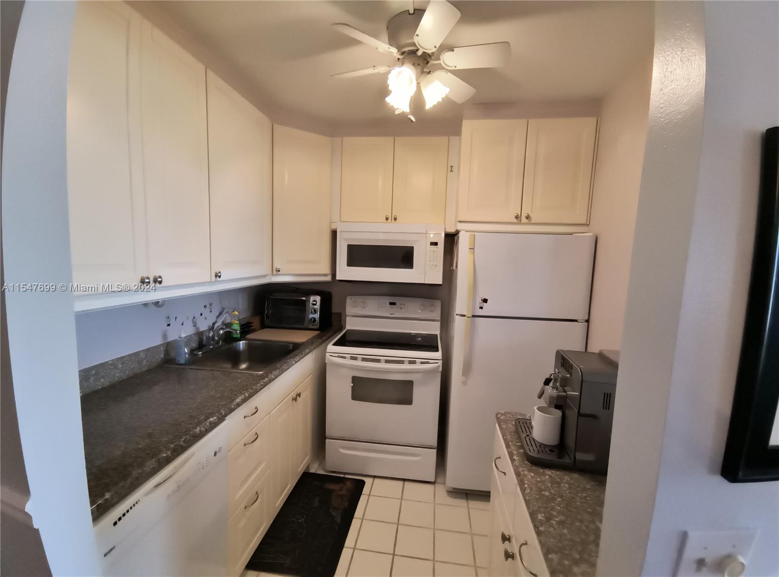 2116 Cambridge E, Deerfield Beach, FL, 33442 United States, 1 Bedroom Bedrooms, ,1 BathroomBathrooms,Residential,For Sale,Cambridge E,A11547699