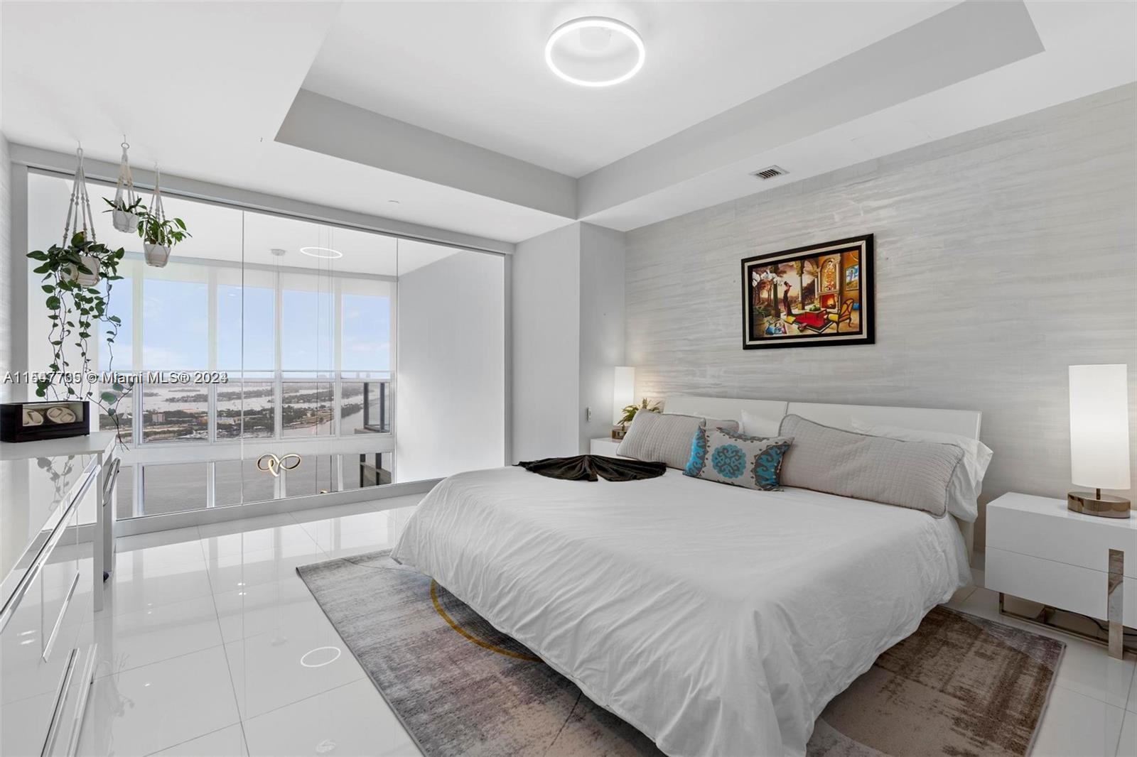 1100 Biscayne Blvd 3705, Miami, Florida 33132, 1 Bedroom Bedrooms, ,2 BathroomsBathrooms,Residentiallease,For Rent,1100 Biscayne Blvd 3705,A11547735