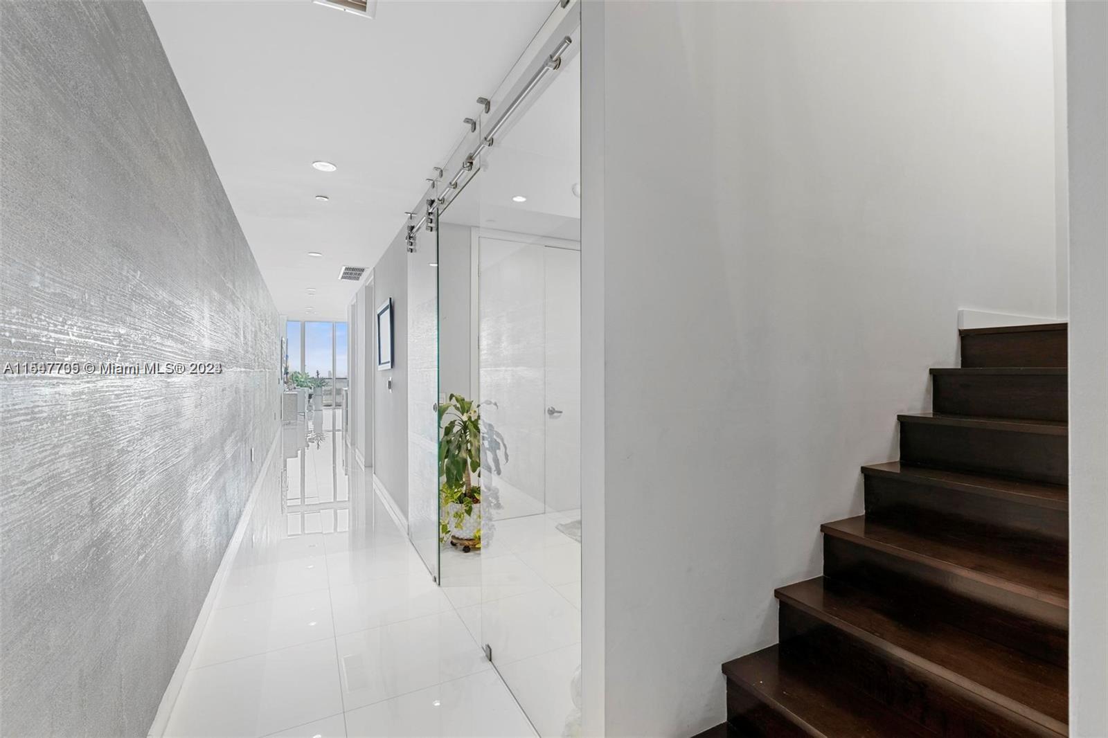 1100 Biscayne Blvd 3705, Miami, Florida 33132, 1 Bedroom Bedrooms, ,2 BathroomsBathrooms,Residentiallease,For Rent,1100 Biscayne Blvd 3705,A11547735