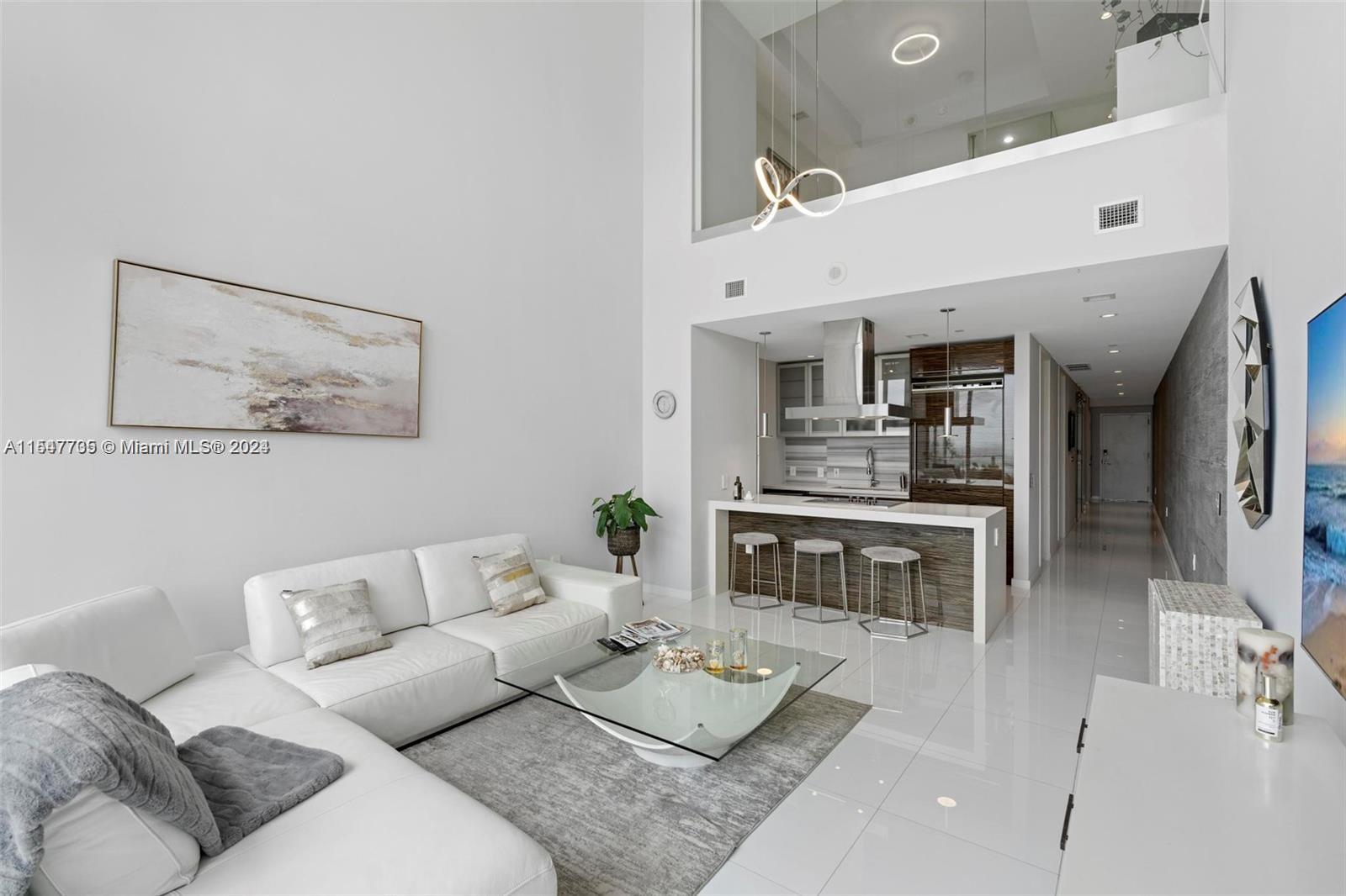 1100 Biscayne Blvd 3705, Miami, Florida 33132, 1 Bedroom Bedrooms, ,2 BathroomsBathrooms,Residentiallease,For Rent,1100 Biscayne Blvd 3705,A11547735