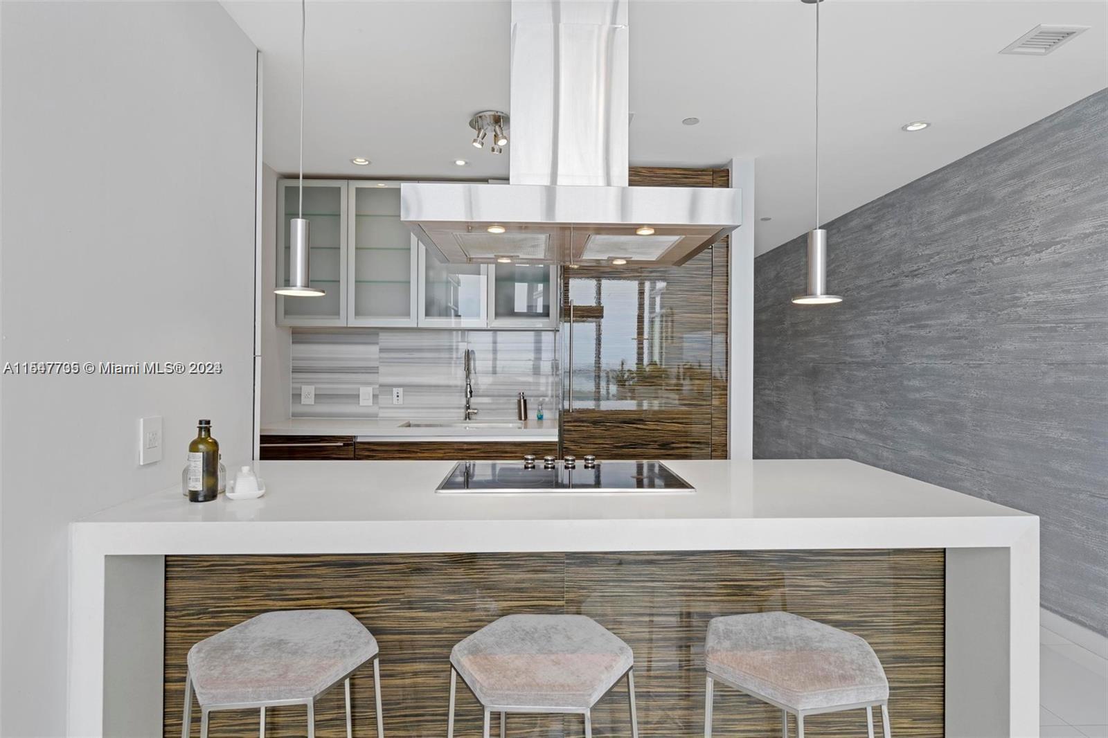 1100 Biscayne Blvd 3705, Miami, Florida 33132, 1 Bedroom Bedrooms, ,2 BathroomsBathrooms,Residentiallease,For Rent,1100 Biscayne Blvd 3705,A11547735