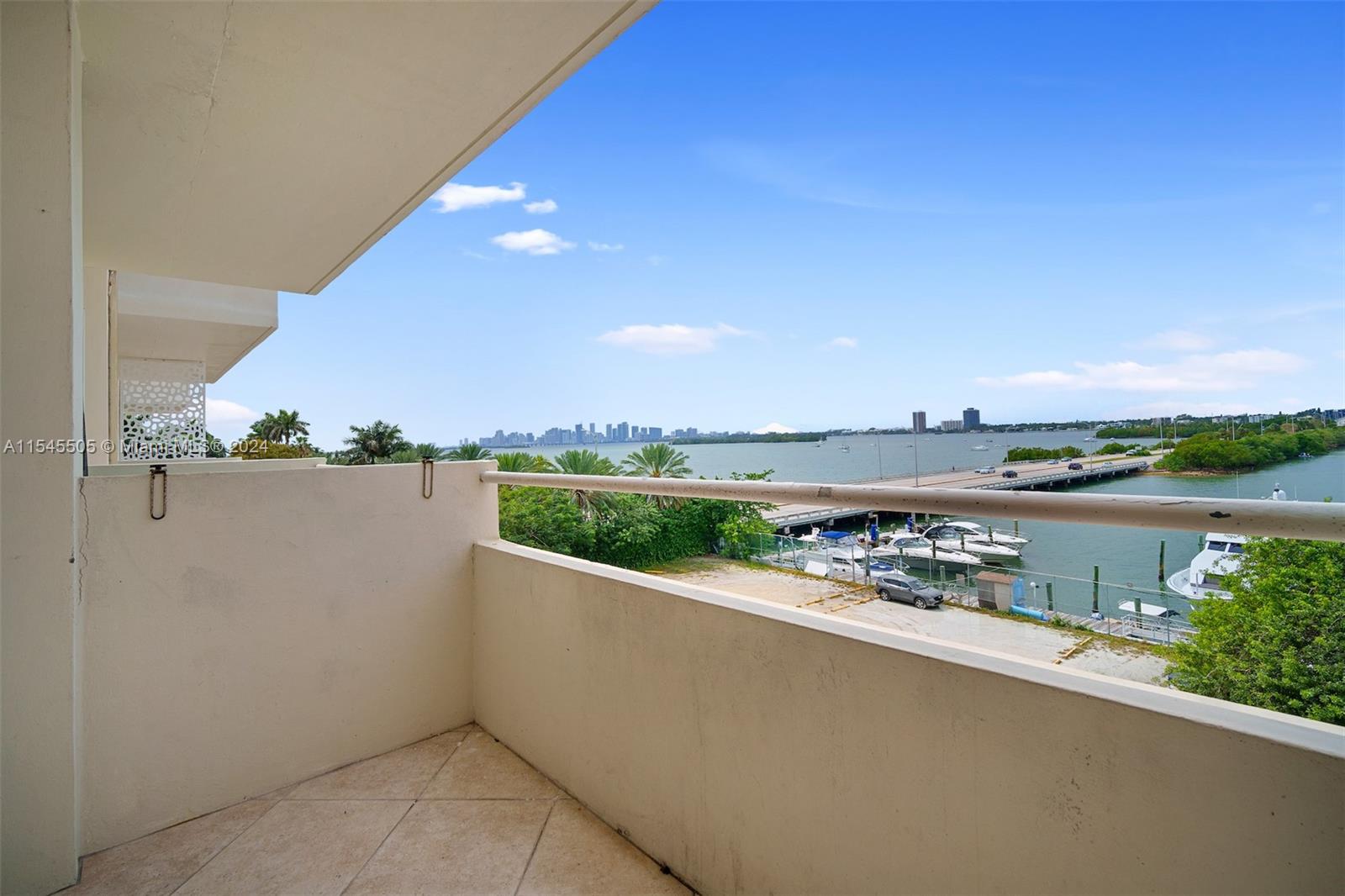 7904 West Dr 405, North Bay Village, Florida 33141, ,1 BathroomBathrooms,Residentiallease,For Rent,7904 West Dr 405,A11545505