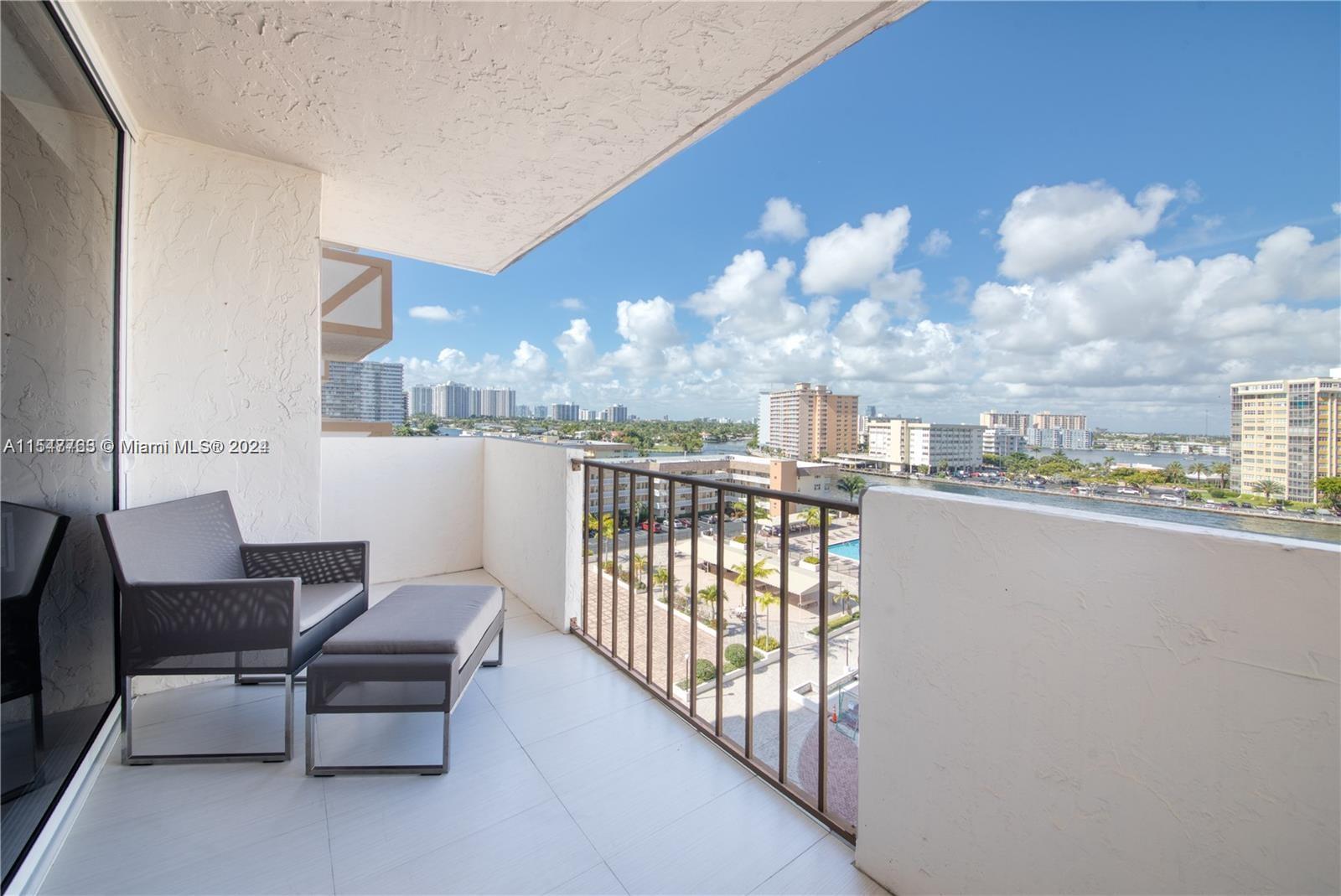 Hallandale Beach, Florida 33009, 1 Bedroom Bedrooms, ,2 BathroomsBathrooms,Residential,For Sale,A11547763
