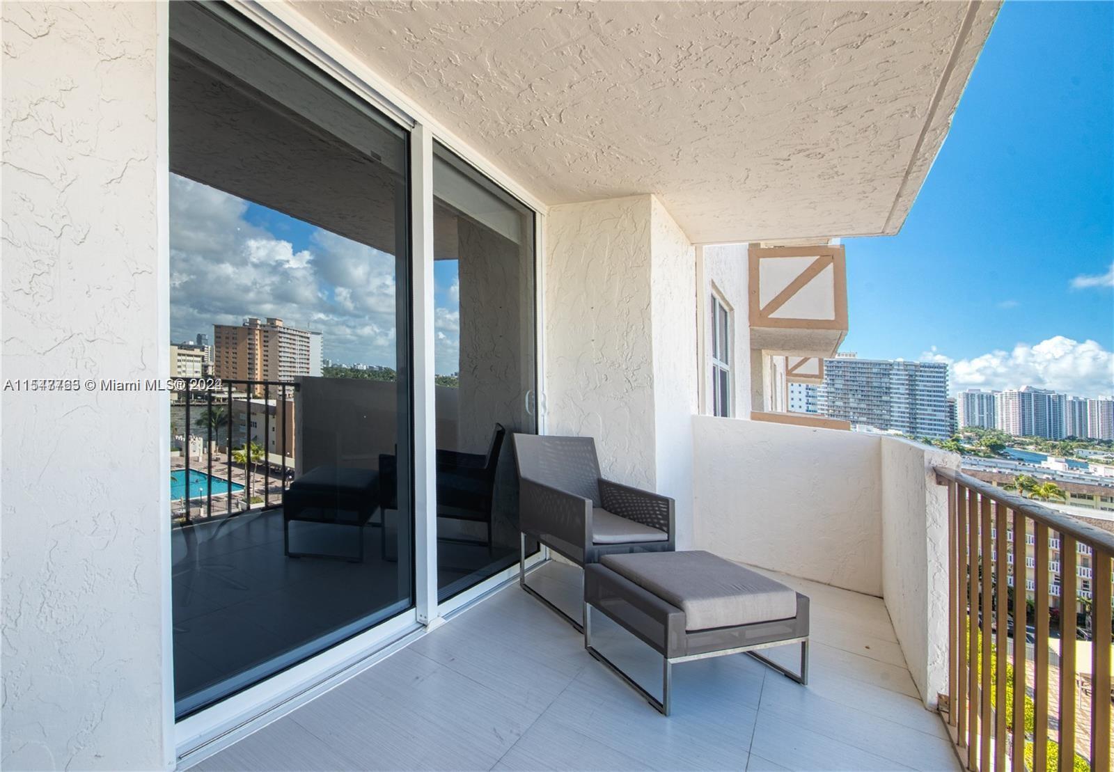 Hallandale Beach, Florida 33009, 1 Bedroom Bedrooms, ,2 BathroomsBathrooms,Residential,For Sale,A11547763