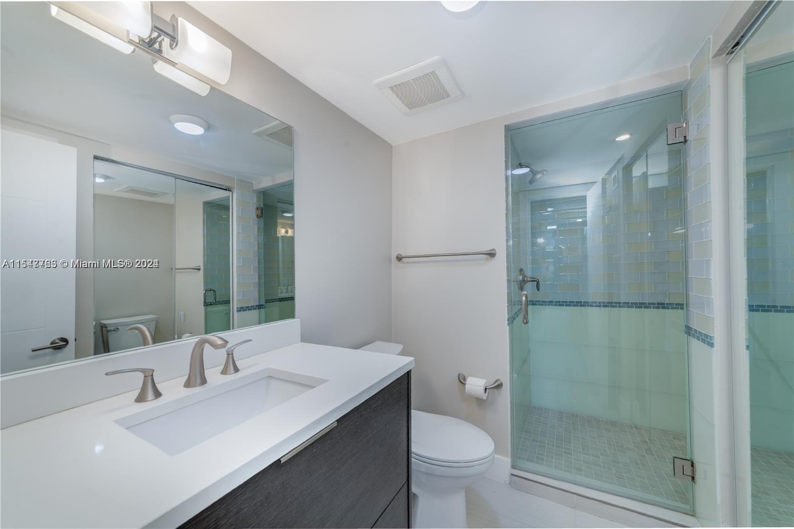 Hallandale Beach, Florida 33009, 1 Bedroom Bedrooms, ,2 BathroomsBathrooms,Residential,For Sale,A11547763