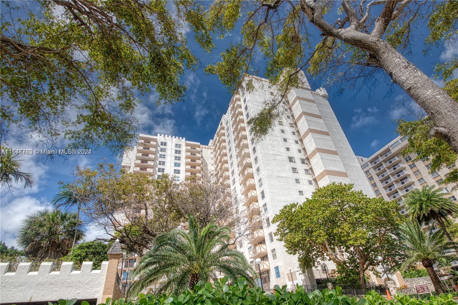 Hallandale Beach, Florida 33009, 1 Bedroom Bedrooms, ,2 BathroomsBathrooms,Residential,For Sale,A11547763