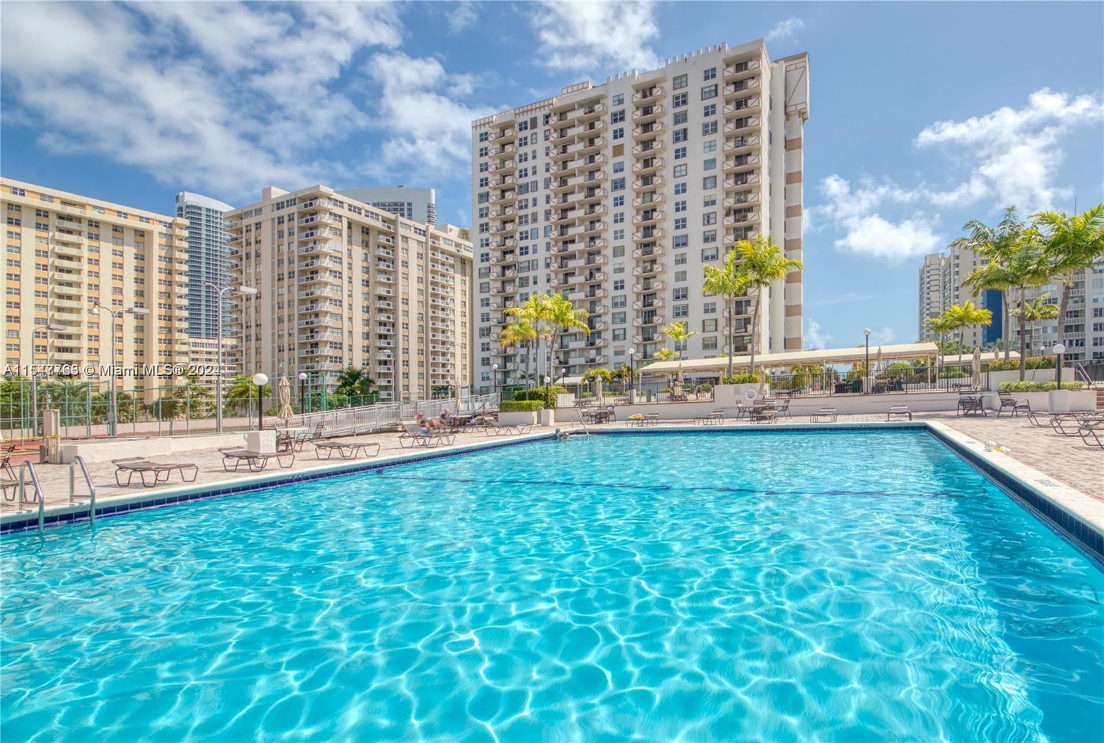 Hallandale Beach, Florida 33009, 1 Bedroom Bedrooms, ,2 BathroomsBathrooms,Residential,For Sale,A11547763