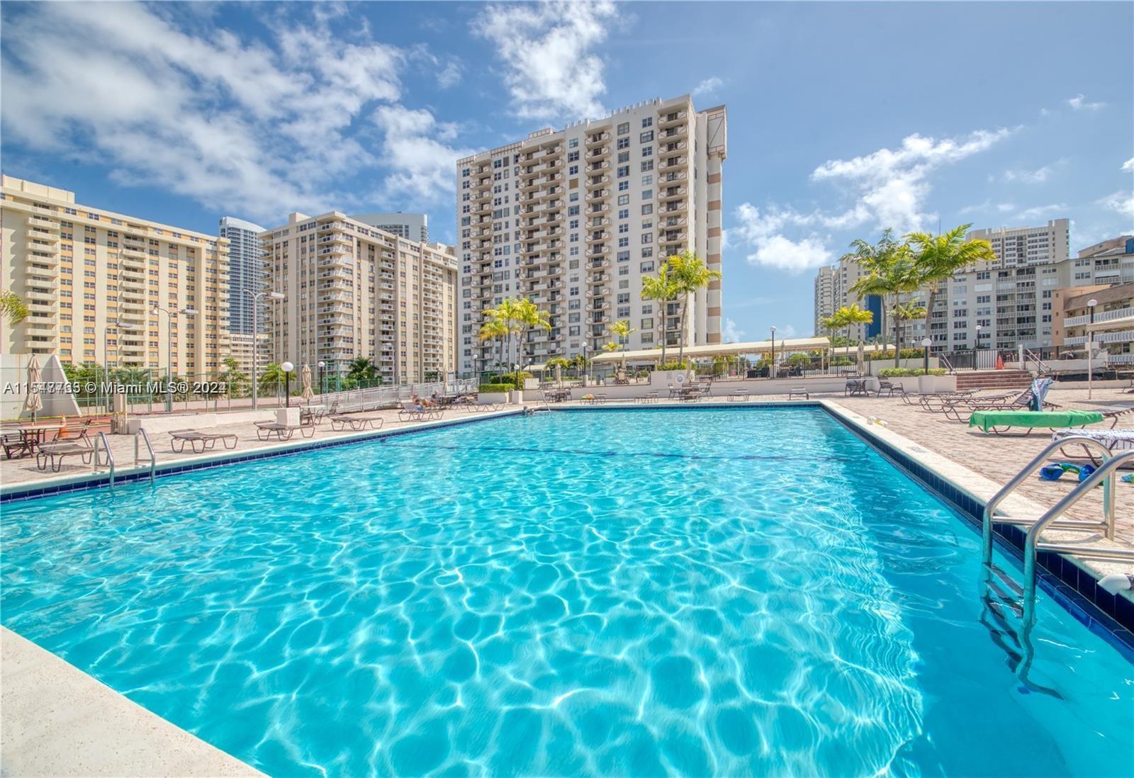 Hallandale Beach, Florida 33009, 1 Bedroom Bedrooms, ,2 BathroomsBathrooms,Residential,For Sale,A11547763