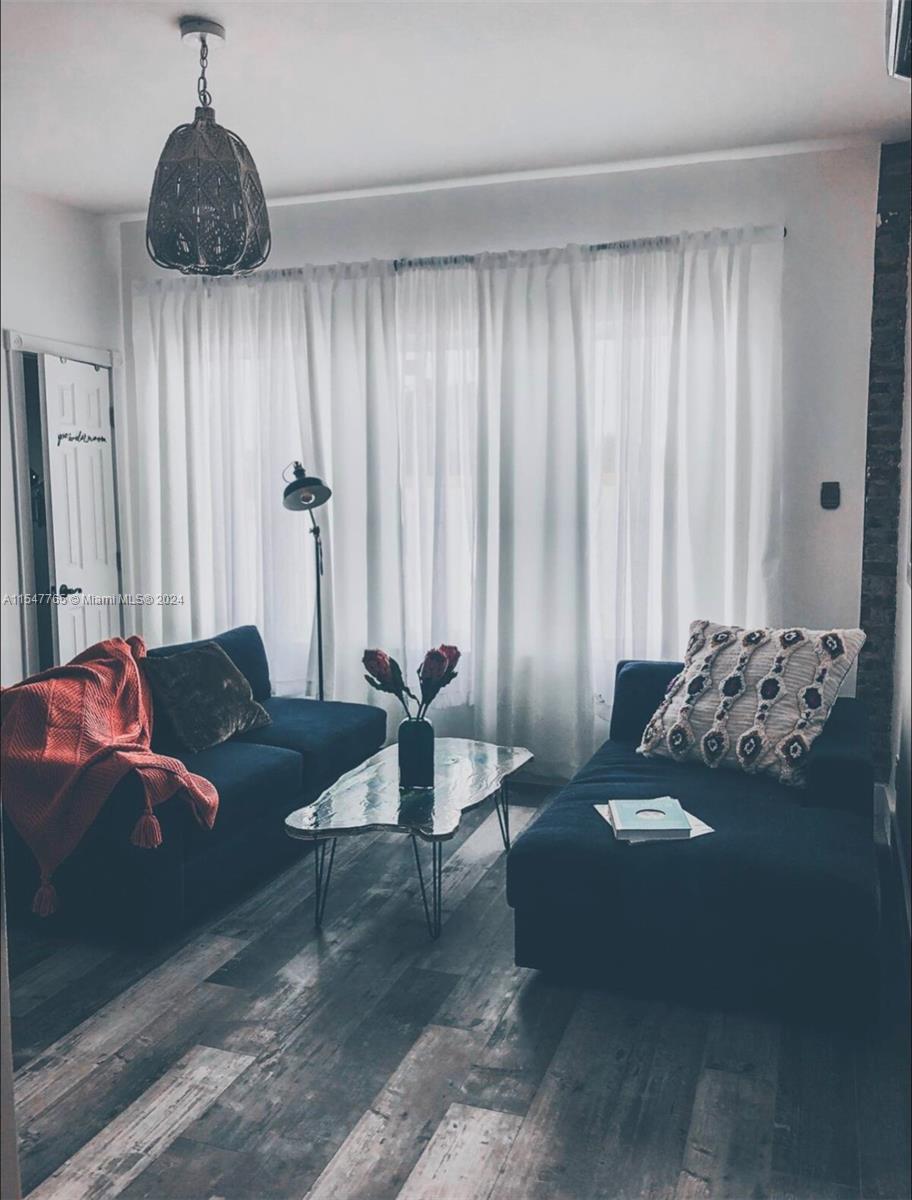 1804 N Cleveland St 1804, Hollywood, Florida 33020, 1 Bedroom Bedrooms, ,1 BathroomBathrooms,Residentiallease,For Rent,1804 N Cleveland St 1804,A11547765