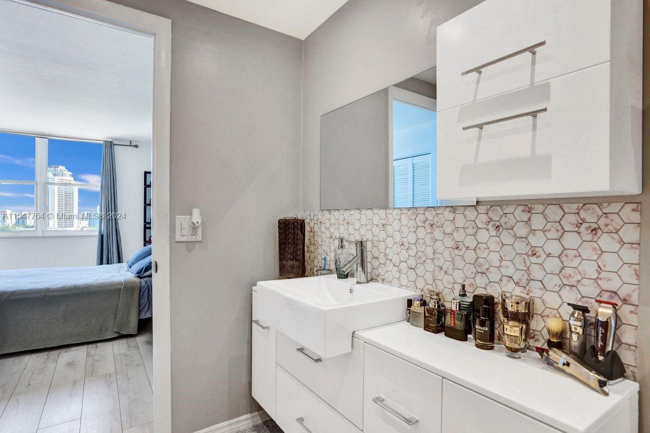 437 Golden Isles Dr 12H, Hallandale Beach, Florida 33009, 1 Bedroom Bedrooms, ,2 BathroomsBathrooms,Residential,For Sale,437 Golden Isles Dr 12H,A11547764