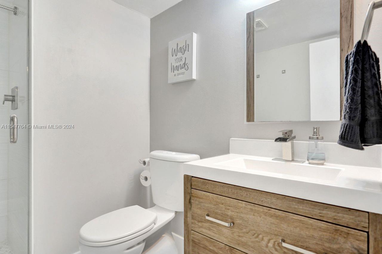 437 Golden Isles Dr 12H, Hallandale Beach, Florida 33009, 1 Bedroom Bedrooms, ,2 BathroomsBathrooms,Residential,For Sale,437 Golden Isles Dr 12H,A11547764