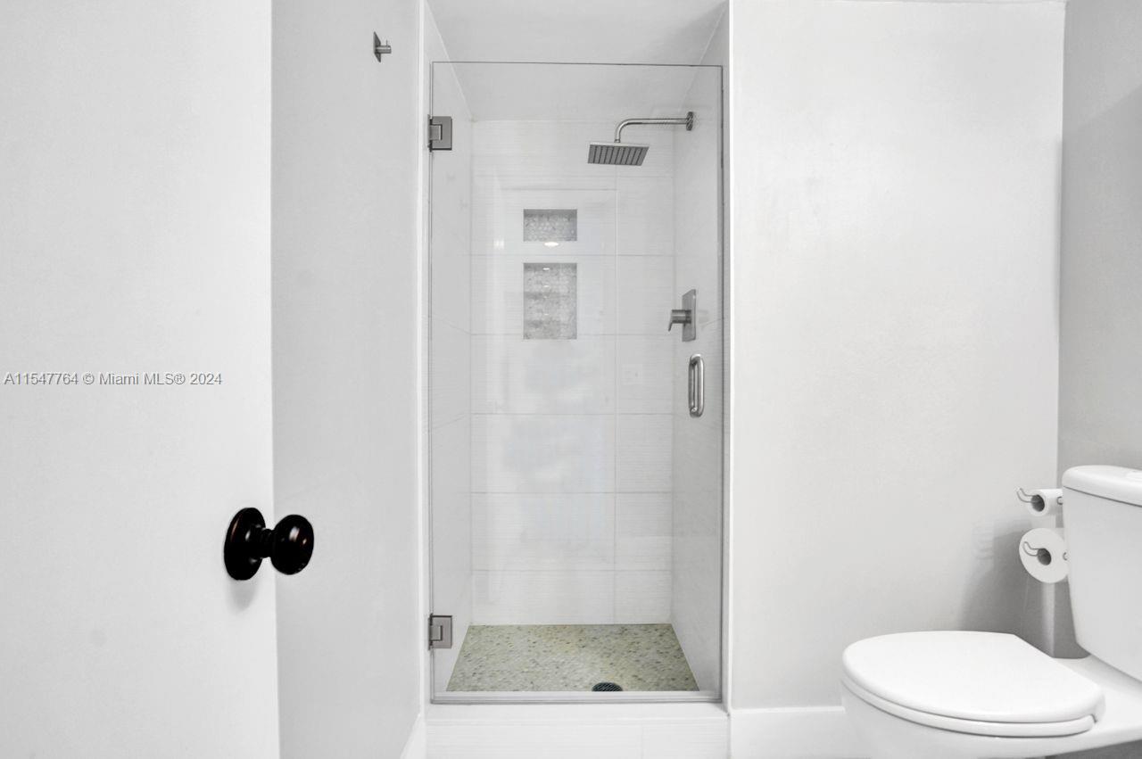 437 Golden Isles Dr 12H, Hallandale Beach, Florida 33009, 1 Bedroom Bedrooms, ,2 BathroomsBathrooms,Residential,For Sale,437 Golden Isles Dr 12H,A11547764