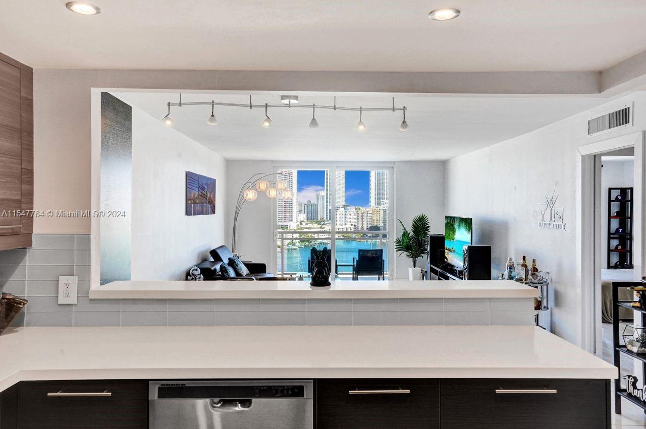 437 Golden Isles Dr 12H, Hallandale Beach, Florida 33009, 1 Bedroom Bedrooms, ,2 BathroomsBathrooms,Residential,For Sale,437 Golden Isles Dr 12H,A11547764