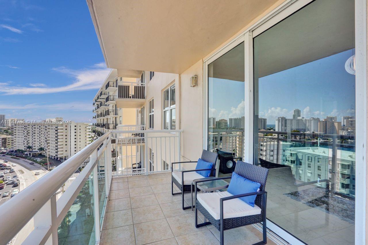 437 Golden Isles Dr 12H, Hallandale Beach, Florida 33009, 1 Bedroom Bedrooms, ,2 BathroomsBathrooms,Residential,For Sale,437 Golden Isles Dr 12H,A11547764