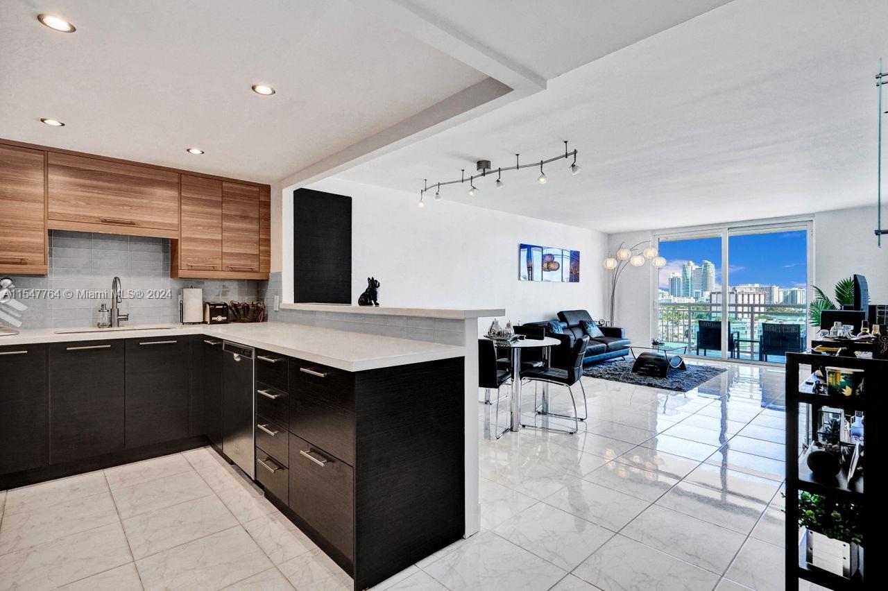 437 Golden Isles Dr 12H, Hallandale Beach, Florida 33009, 1 Bedroom Bedrooms, ,2 BathroomsBathrooms,Residential,For Sale,437 Golden Isles Dr 12H,A11547764