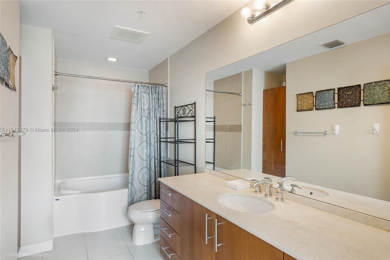 1945 S Ocean Dr 403, Hallandale Beach, Florida 33009, 2 Bedrooms Bedrooms, ,1 BathroomBathrooms,Residential,For Sale,1945 S Ocean Dr 403,A11547579