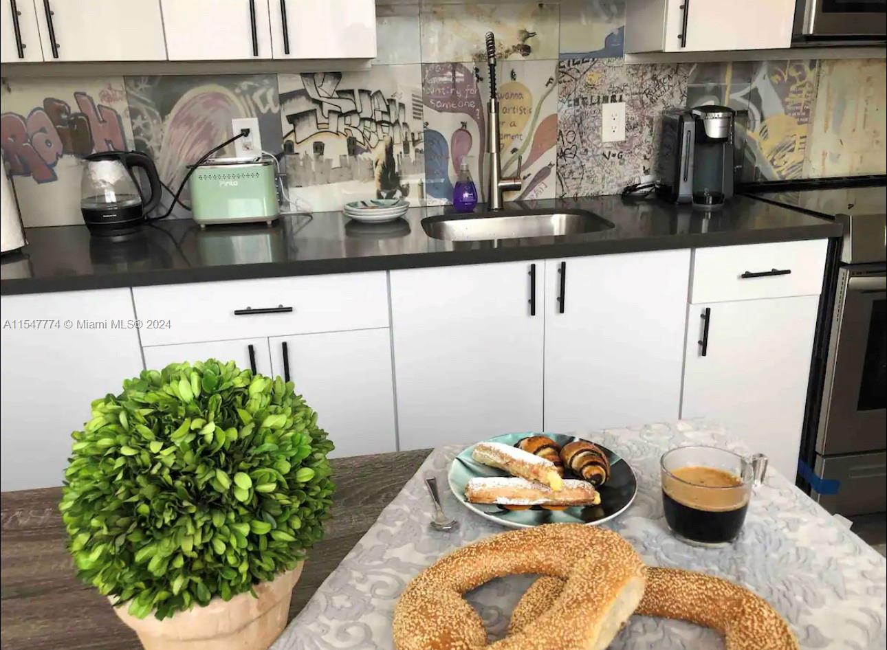 1804 S Cleveland St 1804, Hollywood, Florida 33020, ,1 BathroomBathrooms,Residentiallease,For Rent,1804 S Cleveland St 1804,A11547774