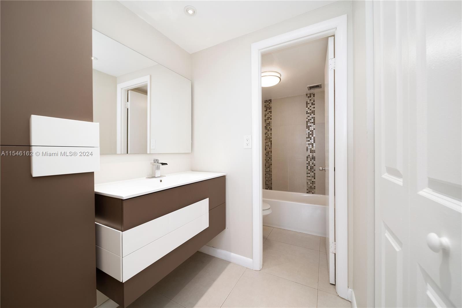 16710 NE 9th Ave 506, North Miami Beach, Florida 33162, 1 Bedroom Bedrooms, ,1 BathroomBathrooms,Residentiallease,For Rent,16710 NE 9th Ave 506,A11546162