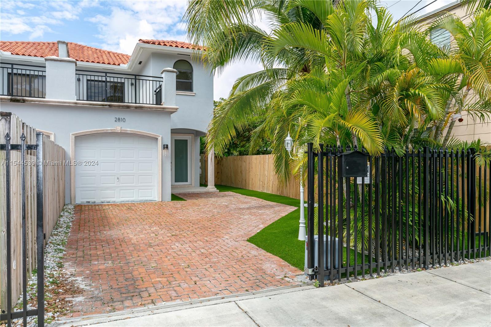 2810 SW 37th Court 2810, Miami, Florida 33134, 3 Bedrooms Bedrooms, 7 Rooms Rooms,2 BathroomsBathrooms,Residential,For Sale,2810 SW 37th Court 2810,A11544539