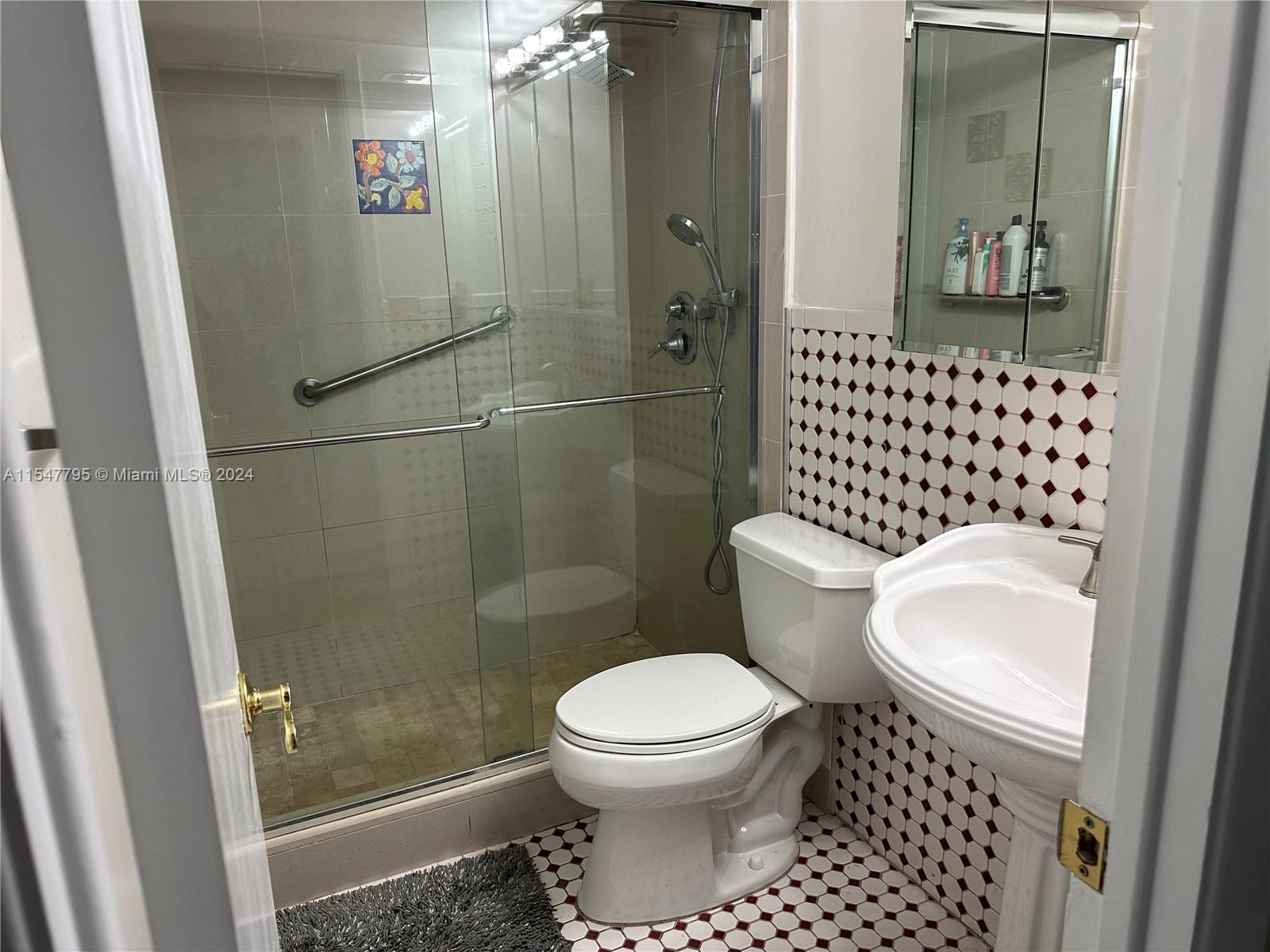 Hallandale Beach, FL, 33009 United States, 1 Bedroom Bedrooms, ,1 BathroomBathrooms,Residential,For Sale,A11547795