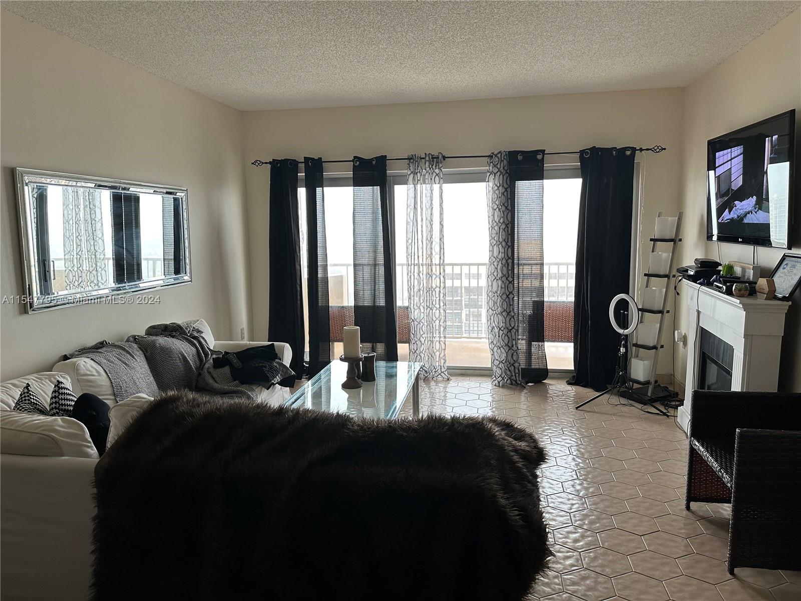 Hallandale Beach, Florida 33009, 1 Bedroom Bedrooms, ,1 BathroomBathrooms,Residential,For Sale,A11547795