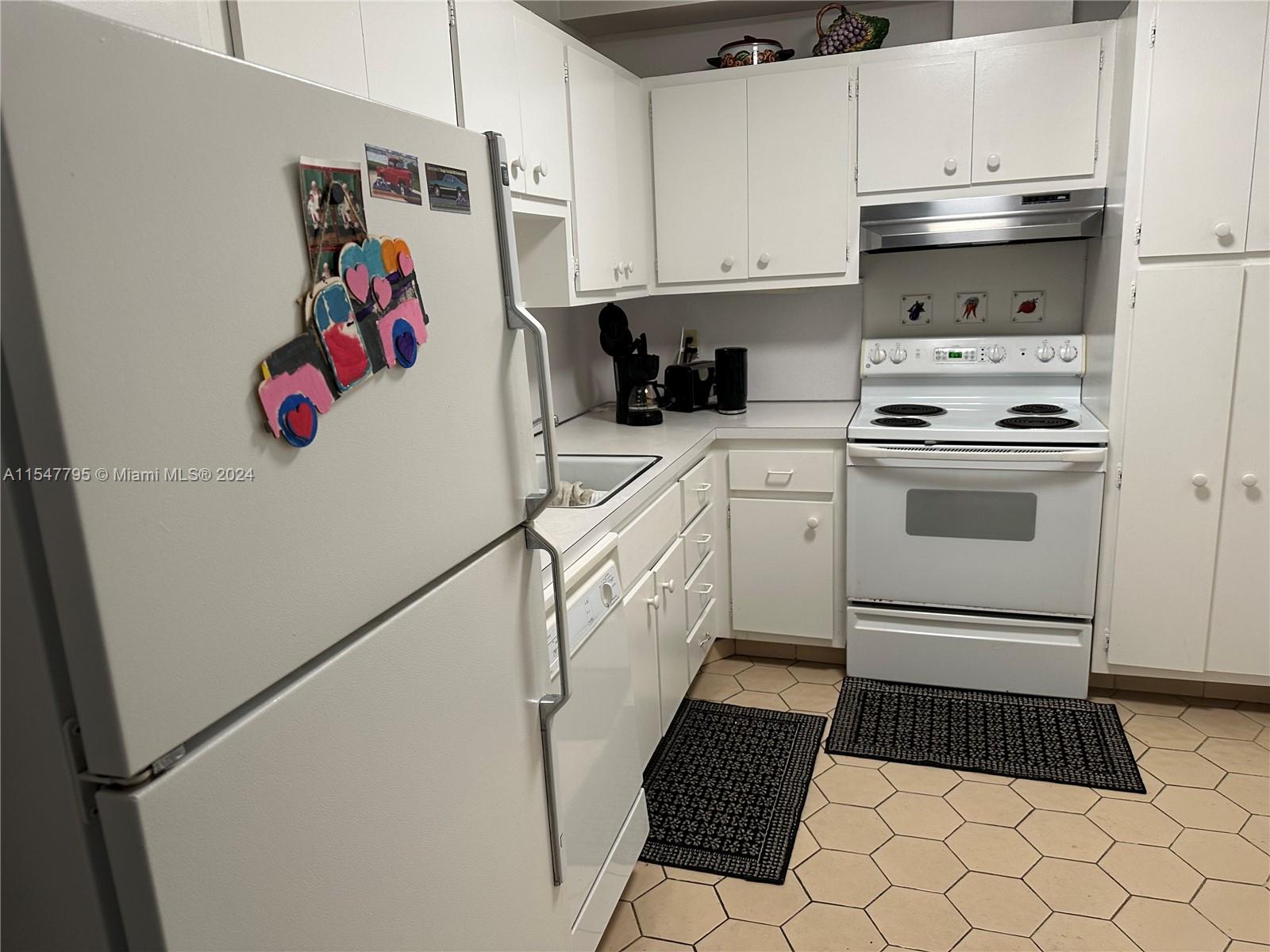 Hallandale Beach, Florida 33009, 1 Bedroom Bedrooms, ,1 BathroomBathrooms,Residential,For Sale,A11547795