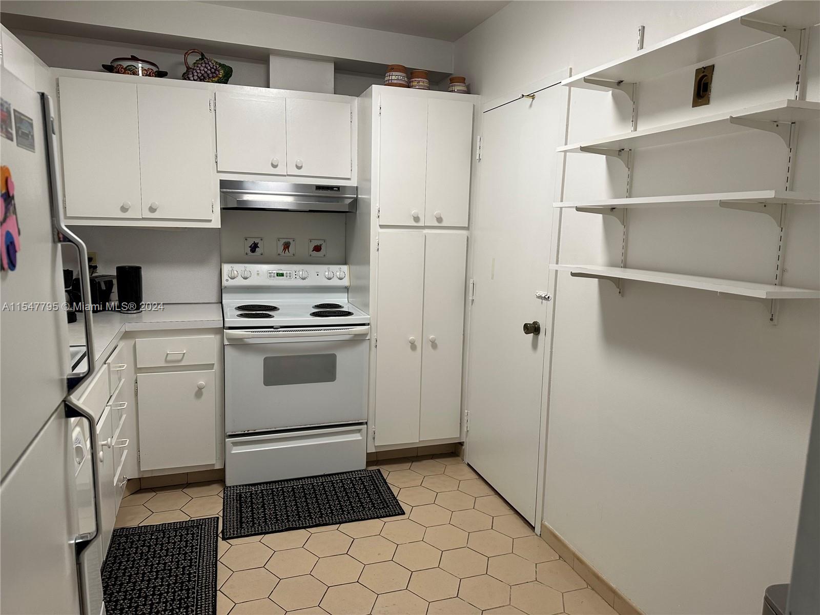 Hallandale Beach, Florida 33009, 1 Bedroom Bedrooms, ,1 BathroomBathrooms,Residential,For Sale,A11547795