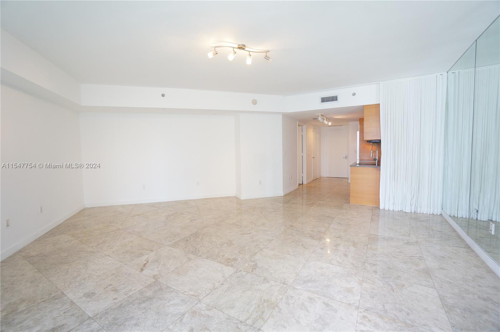 475 Brickell Ave 2108, Miami, Florida 33131, ,1 BathroomBathrooms,Residentiallease,For Rent,475 Brickell Ave 2108,A11547754