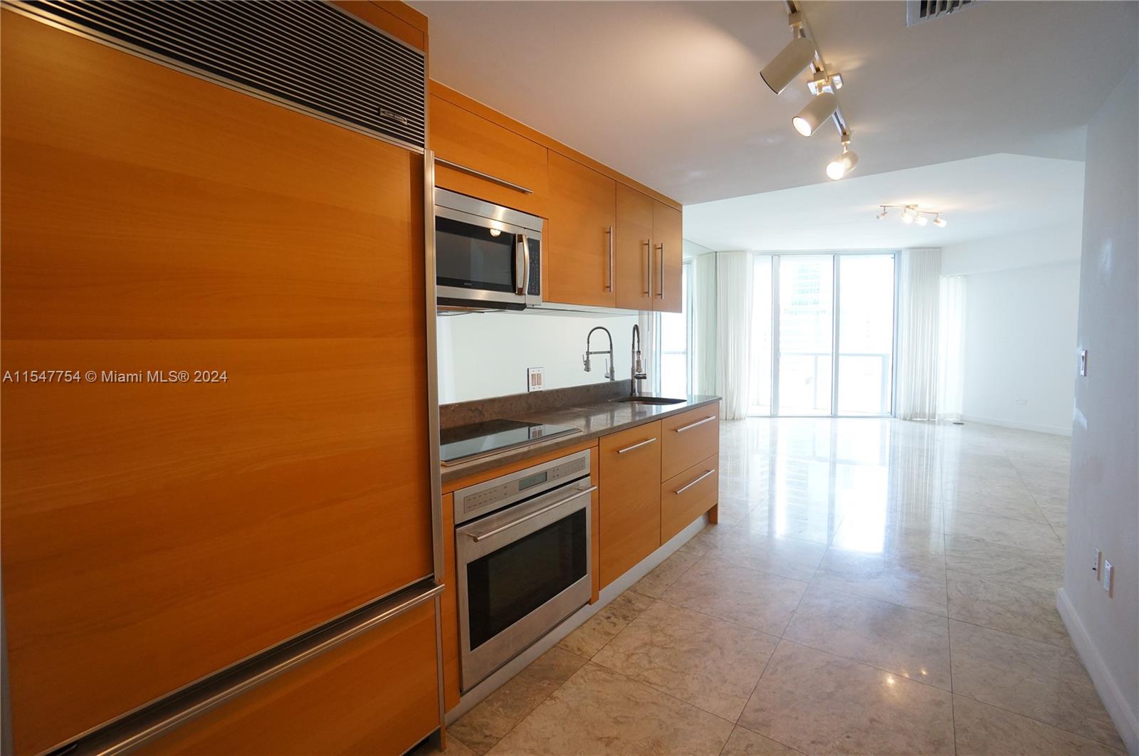 475 Brickell Ave 2108, Miami, Florida 33131, ,1 BathroomBathrooms,Residentiallease,For Rent,475 Brickell Ave 2108,A11547754