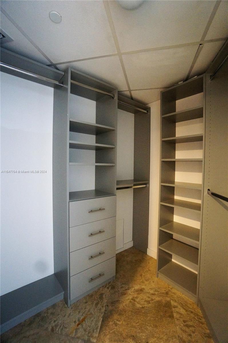475 Brickell Ave 2108, Miami, Florida 33131, ,1 BathroomBathrooms,Residentiallease,For Rent,475 Brickell Ave 2108,A11547754