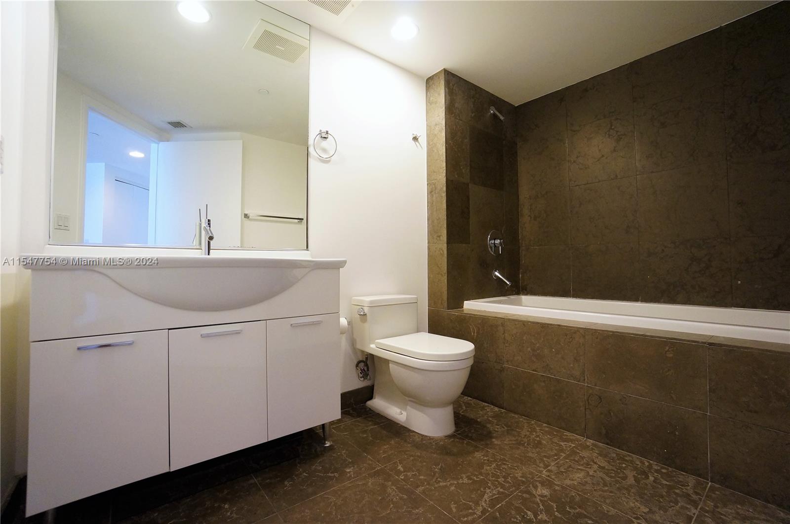 475 Brickell Ave 2108, Miami, Florida 33131, ,1 BathroomBathrooms,Residentiallease,For Rent,475 Brickell Ave 2108,A11547754