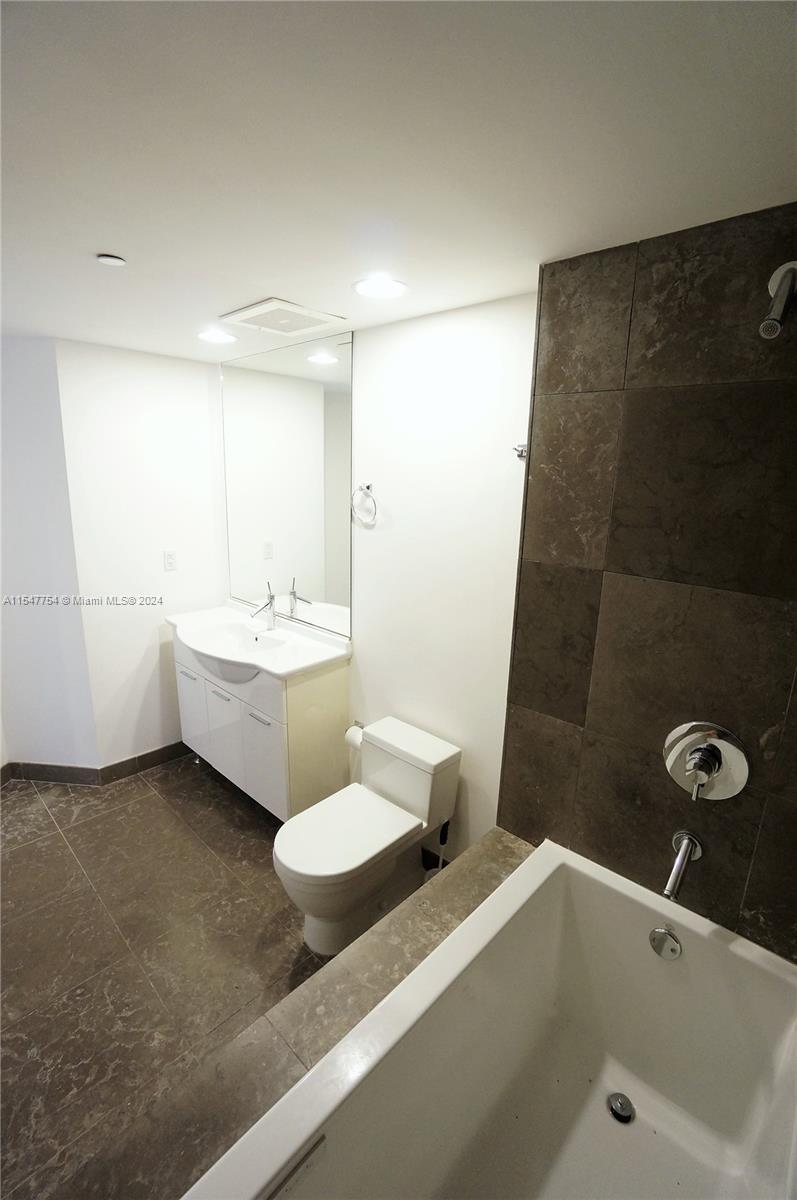 475 Brickell Ave 2108, Miami, Florida 33131, ,1 BathroomBathrooms,Residentiallease,For Rent,475 Brickell Ave 2108,A11547754