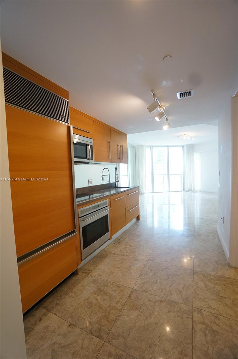 475 Brickell Ave 2108, Miami, Florida 33131, ,1 BathroomBathrooms,Residentiallease,For Rent,475 Brickell Ave 2108,A11547754