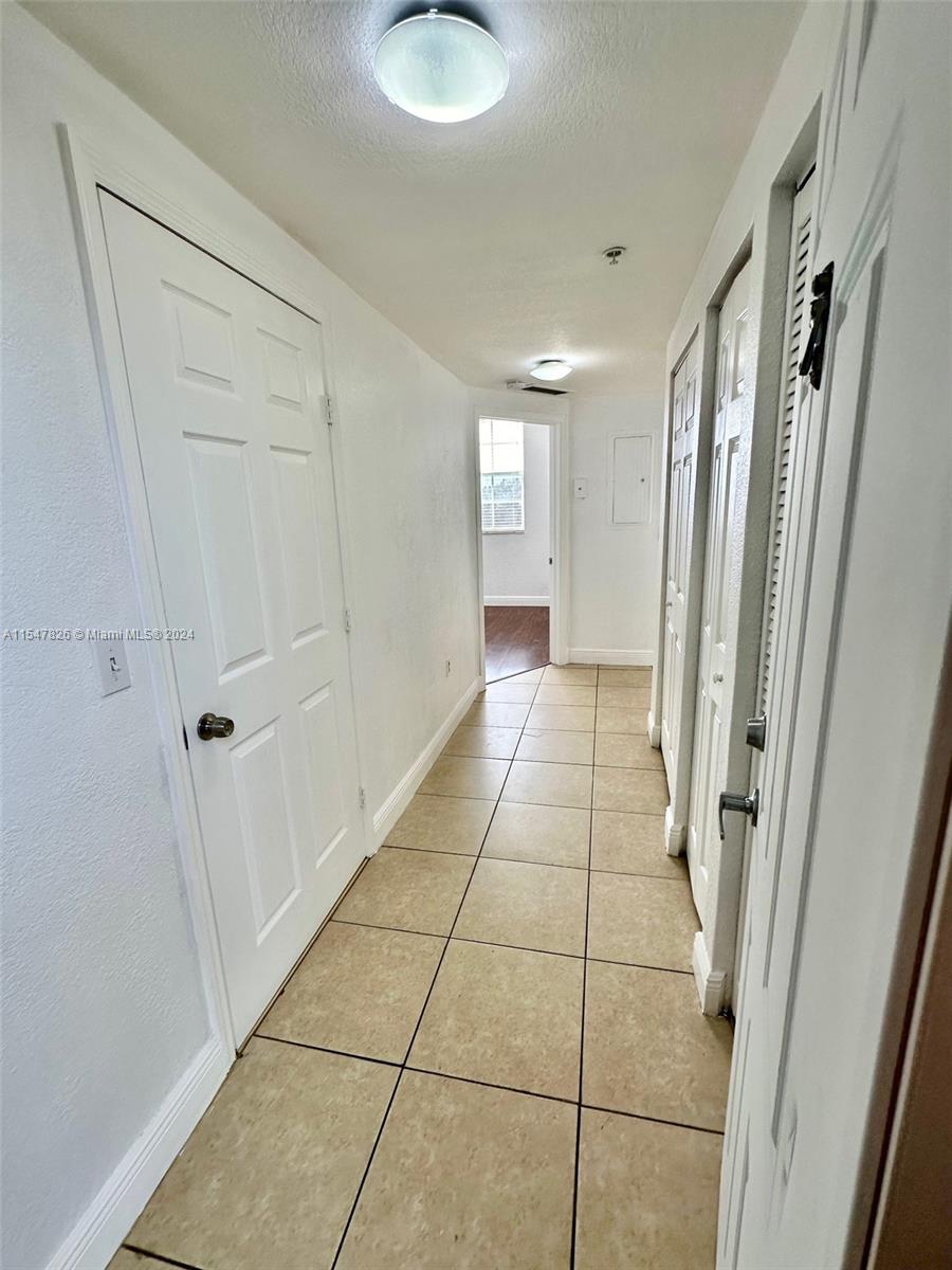 215 SW 42nd Ave 401, Miami, Florida 33134, 2 Bedrooms Bedrooms, ,2 BathroomsBathrooms,Residentiallease,For Rent,215 SW 42nd Ave 401,A11547826