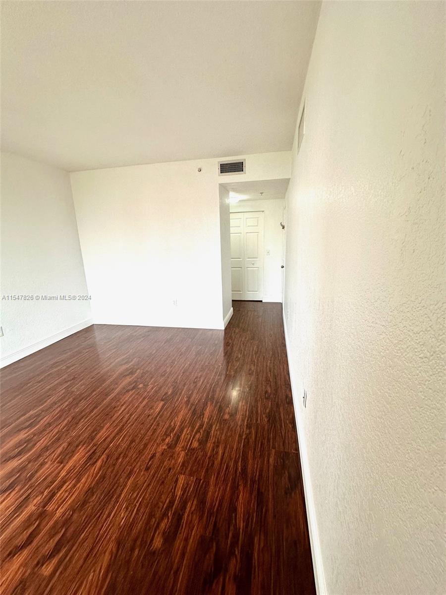 215 SW 42nd Ave 401, Miami, Florida 33134, 2 Bedrooms Bedrooms, ,2 BathroomsBathrooms,Residentiallease,For Rent,215 SW 42nd Ave 401,A11547826