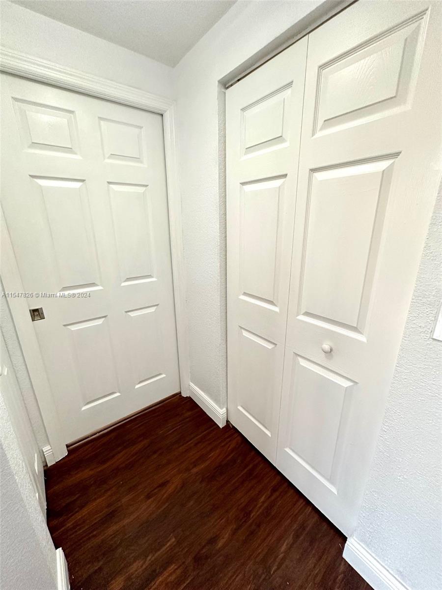 215 SW 42nd Ave 401, Miami, Florida 33134, 2 Bedrooms Bedrooms, ,2 BathroomsBathrooms,Residentiallease,For Rent,215 SW 42nd Ave 401,A11547826