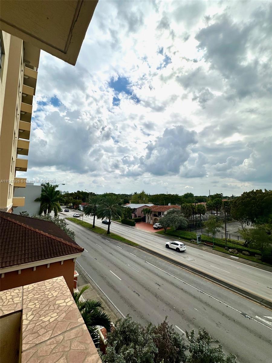 215 SW 42nd Ave 401, Miami, Florida 33134, 2 Bedrooms Bedrooms, ,2 BathroomsBathrooms,Residentiallease,For Rent,215 SW 42nd Ave 401,A11547826