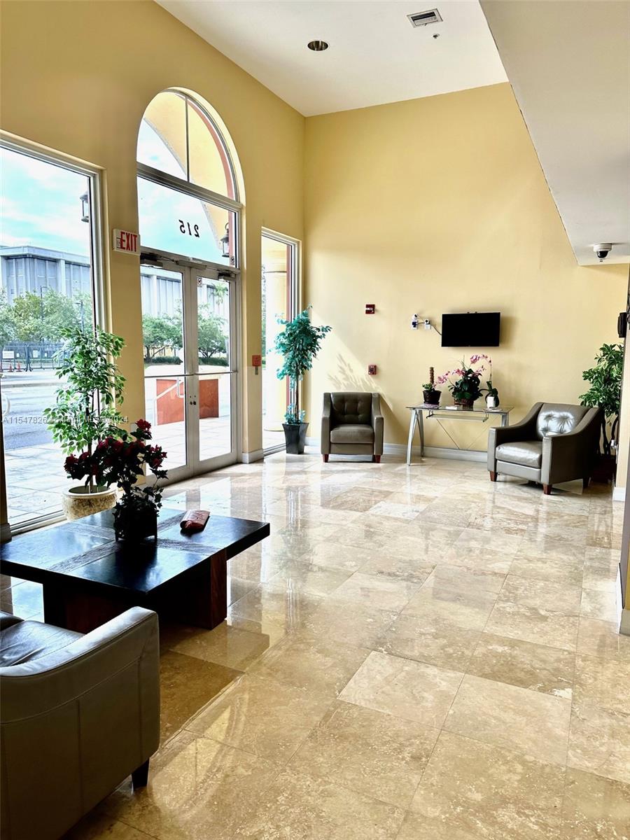 215 SW 42nd Ave 401, Miami, Florida 33134, 2 Bedrooms Bedrooms, ,2 BathroomsBathrooms,Residentiallease,For Rent,215 SW 42nd Ave 401,A11547826