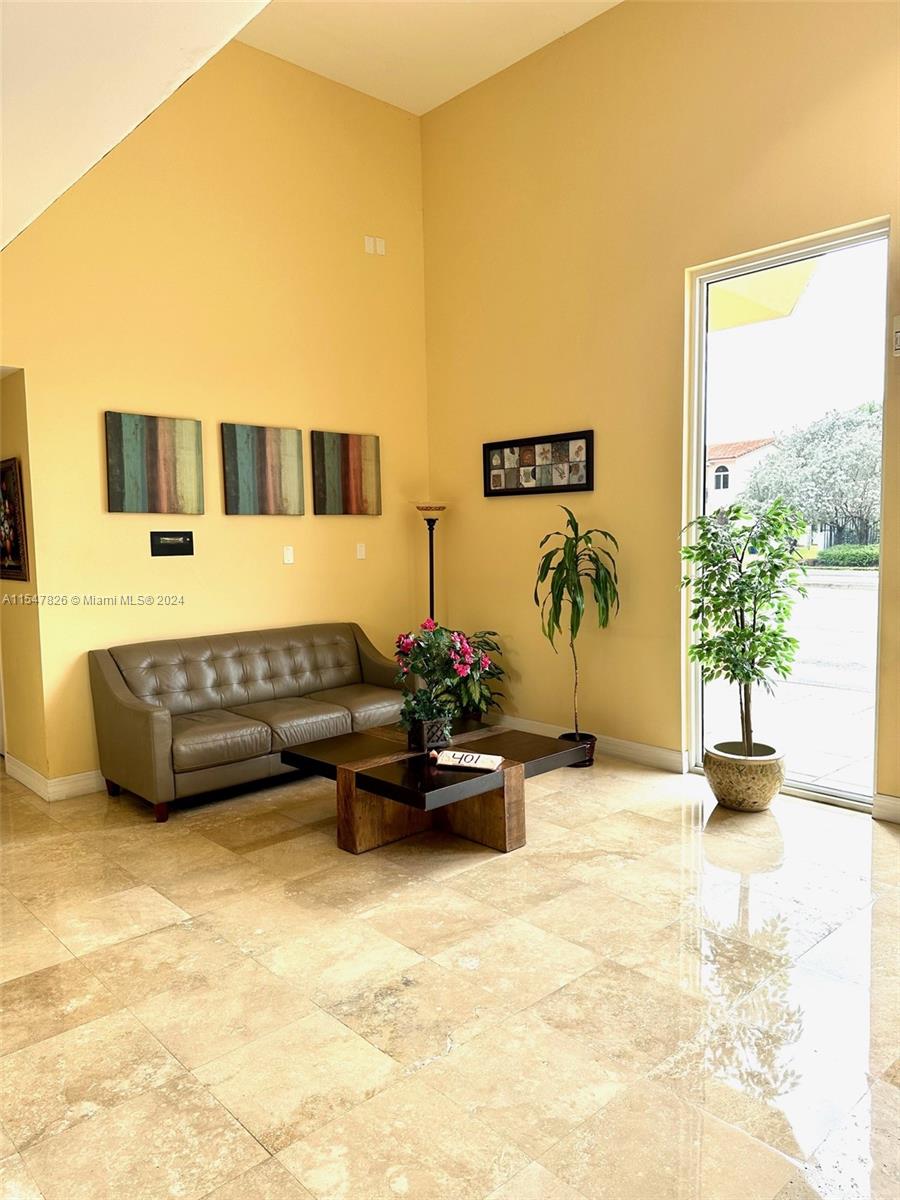 215 SW 42nd Ave 401, Miami, Florida 33134, 2 Bedrooms Bedrooms, ,2 BathroomsBathrooms,Residentiallease,For Rent,215 SW 42nd Ave 401,A11547826