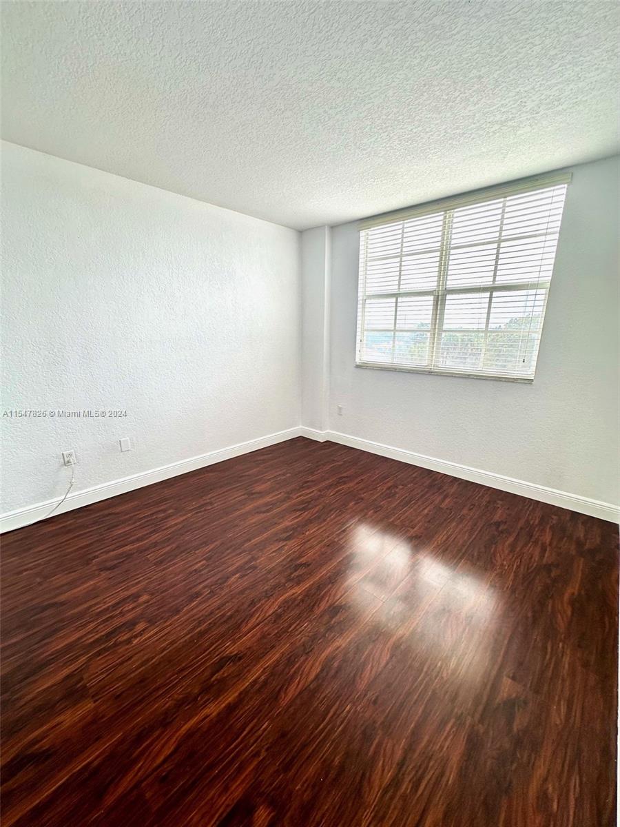 215 SW 42nd Ave 401, Miami, Florida 33134, 2 Bedrooms Bedrooms, ,2 BathroomsBathrooms,Residentiallease,For Rent,215 SW 42nd Ave 401,A11547826