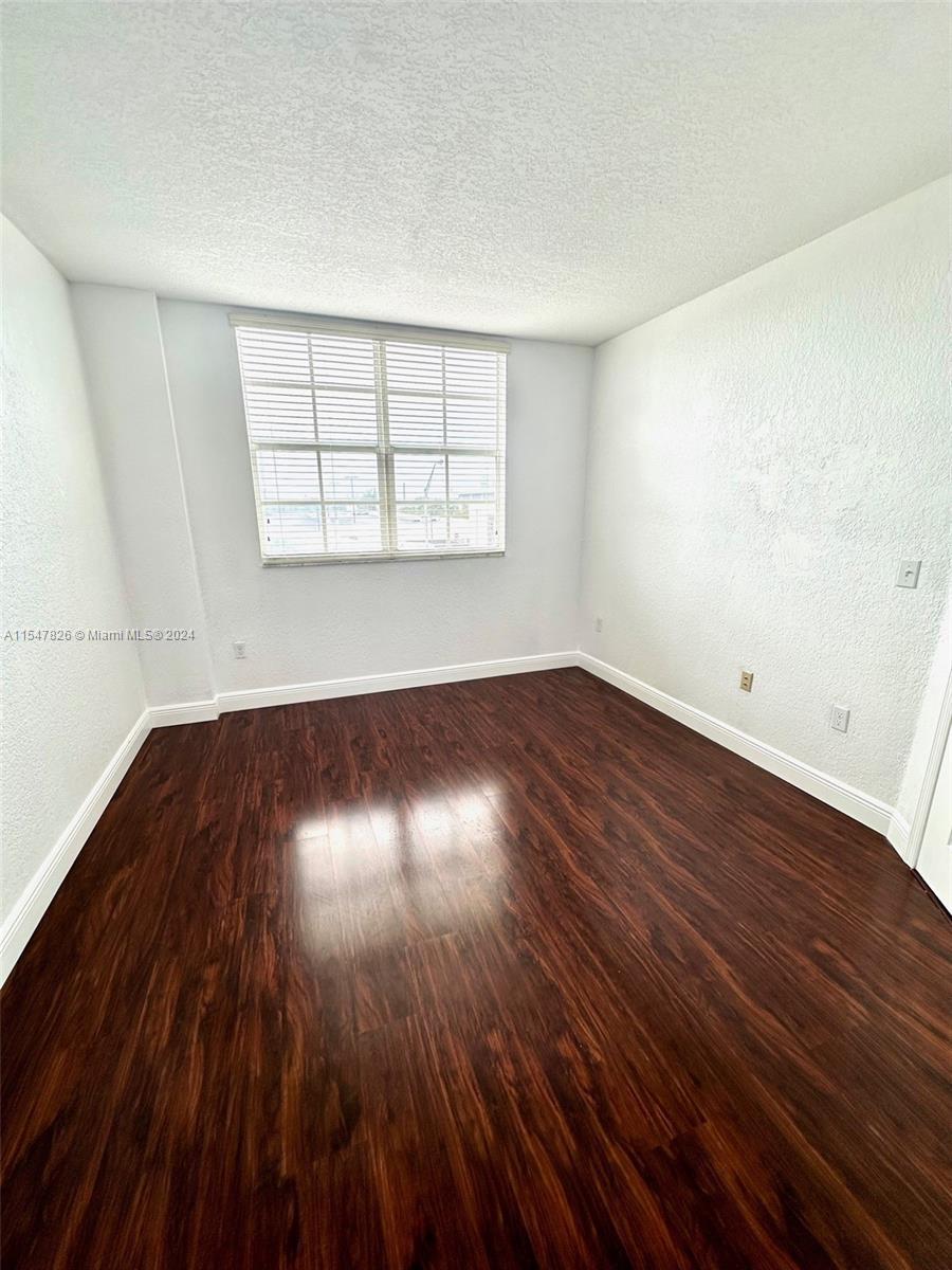 215 SW 42nd Ave 401, Miami, Florida 33134, 2 Bedrooms Bedrooms, ,2 BathroomsBathrooms,Residentiallease,For Rent,215 SW 42nd Ave 401,A11547826