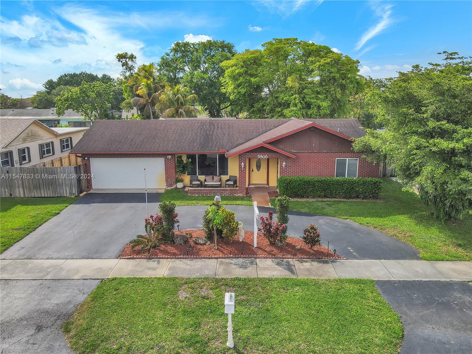 5805 SW 119th Ave  For Sale A11547833, FL