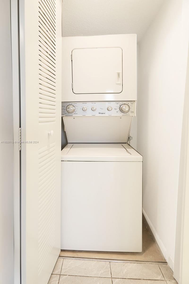 Stackable Whirlpool Washer & Dryer