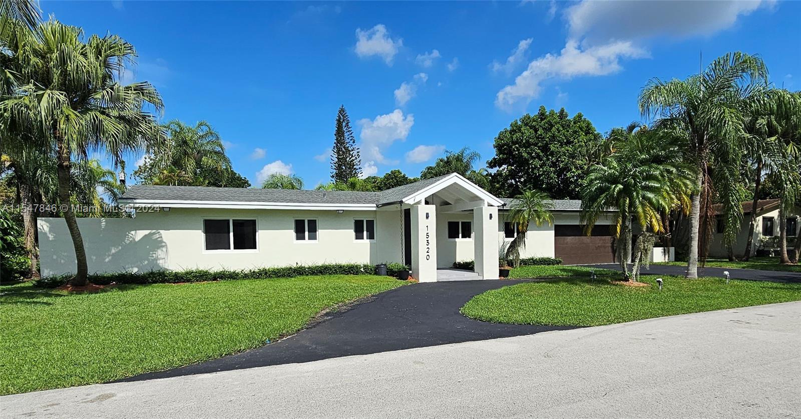 15320 SW 84th Ave  For Sale A11547846, FL