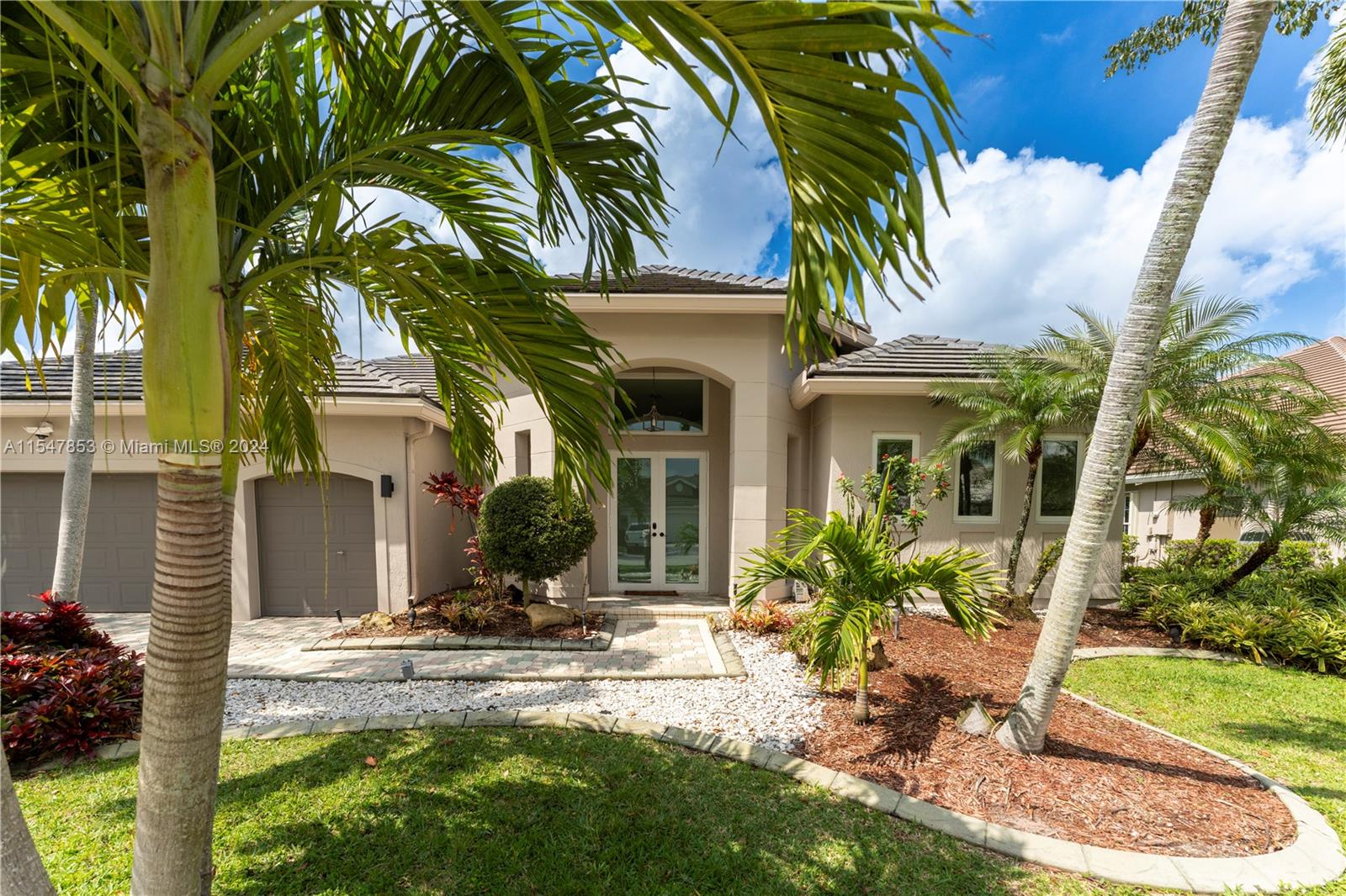 4021 Lake Estates Dr, Davie, FL, 33328 United States, 4 Bedrooms Bedrooms, ,4 BathroomsBathrooms,Residential,For Sale,Lake Estates Dr,A11547853